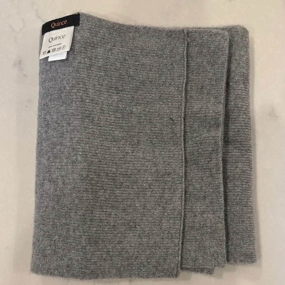 Quince Soft Gray Knit Scarf (never worn) - Picture 1 of 2